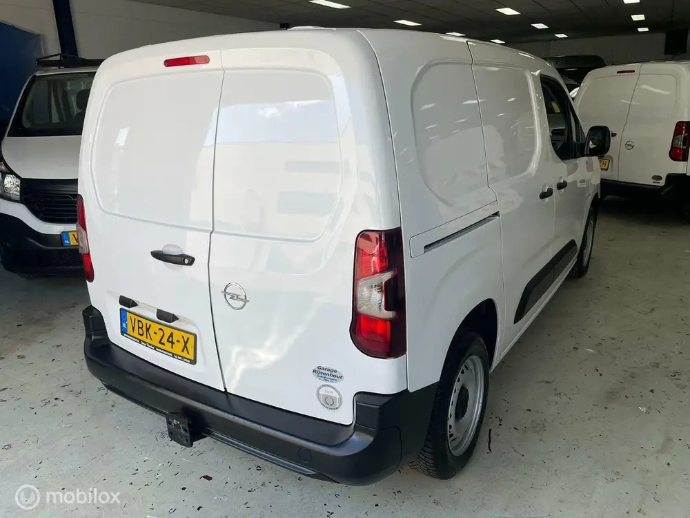 Opel Combo 1.6D L1H1 Edition uit 2019, foto 2