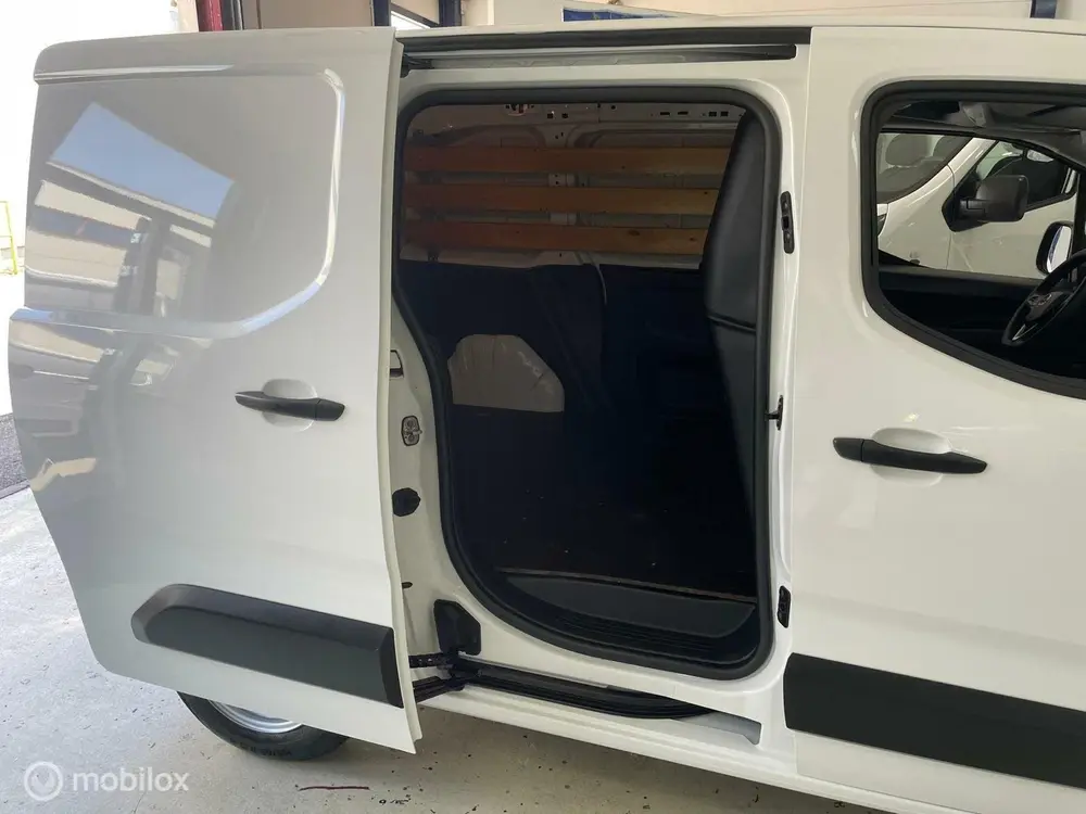 Opel Combo 1.6D L1H1 Edition uit 2019, foto 3