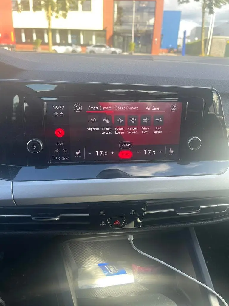Volkswagen Golf 1.0 Etsi 110pk 7-DSG 2020 Grijs uit 2020, foto 10
