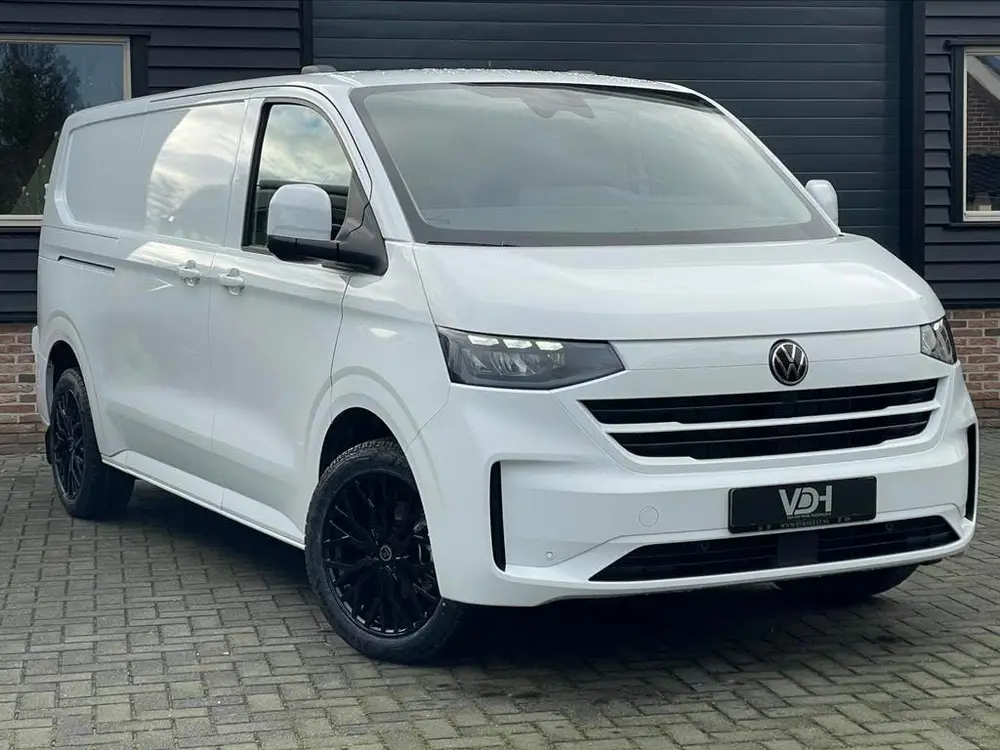 Volkswagen Transporter T7 L2H1 Style Nieuwste model 150pk BPM vri uit 2024