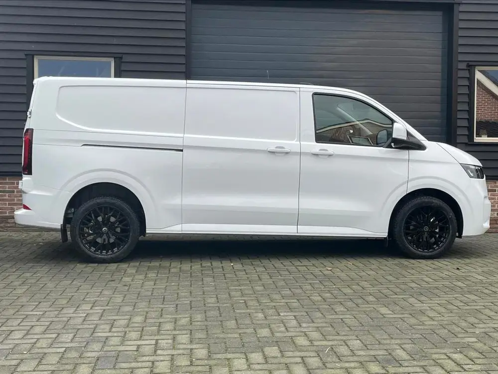 Volkswagen Transporter T7 L2H1 Style Nieuwste model 150pk BPM vri uit 2024, foto 2