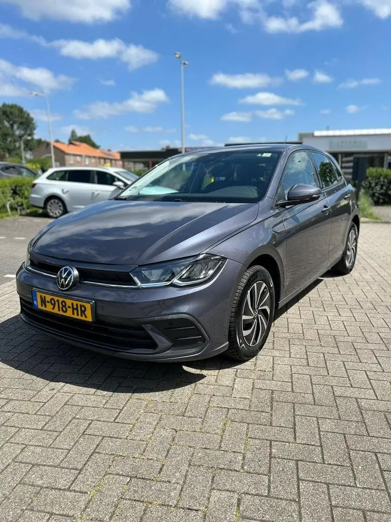 Volkswagen Polo 1.0 TSI 95pk 2021 Grijs uit 2021, foto 2