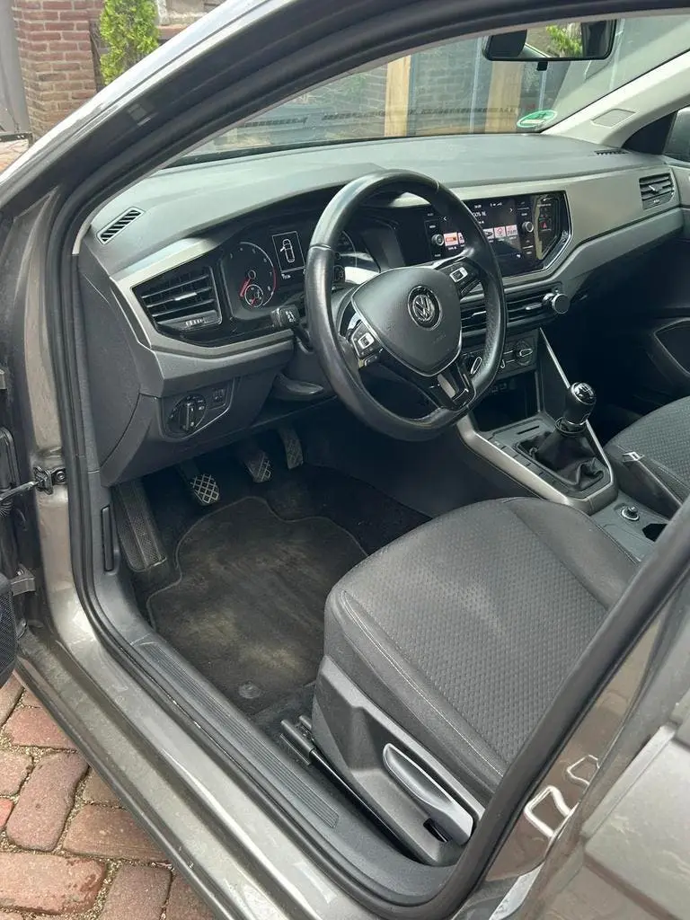 Volkswagen Polo 1.0 TSI 80pk 2019 Grijs uit 2019, foto 6