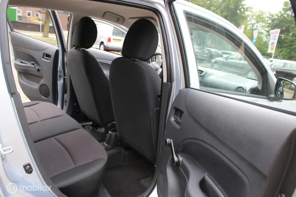 Mitsubishi Space Star 1.0 Cool+ uit 2020, foto 15
