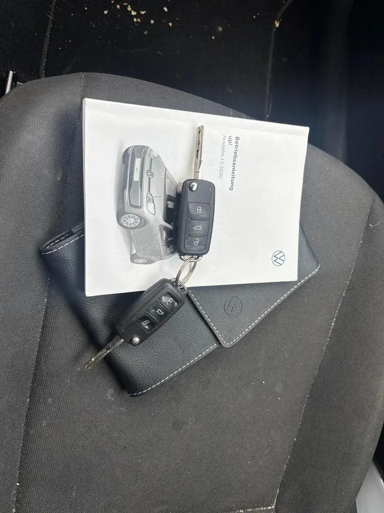 Volkswagen Up! 1.0 65PK 5D 2021 Wit uit 2021, foto 14