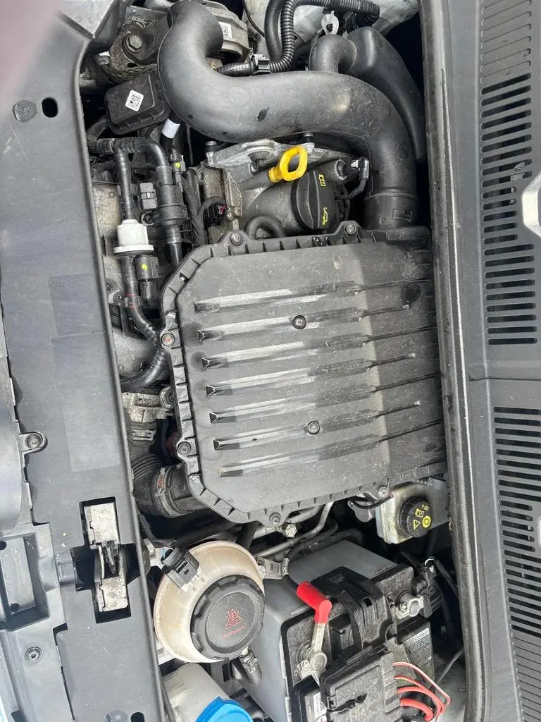 Volkswagen Up! 1.0 65PK 5D 2021 Wit uit 2021, foto 15