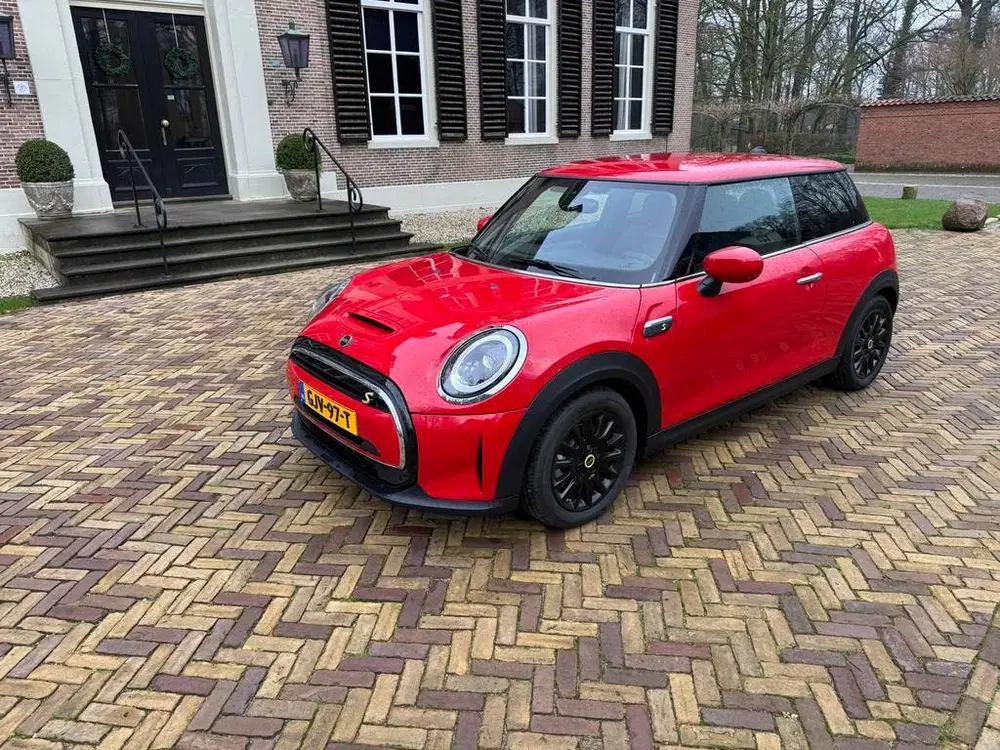 Mini Overig 3-deurs (f56) Electric 184pk Aut 2023 rood uit 2023, foto 10