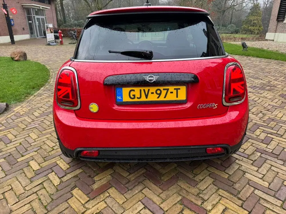 Mini Overig 3-deurs (f56) Electric 184pk Aut 2023 rood uit 2023, foto 5