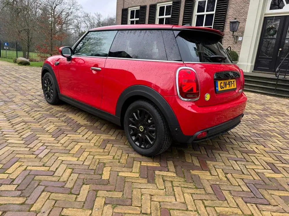 Mini Overig 3-deurs (f56) Electric 184pk Aut 2023 rood uit 2023, foto 6