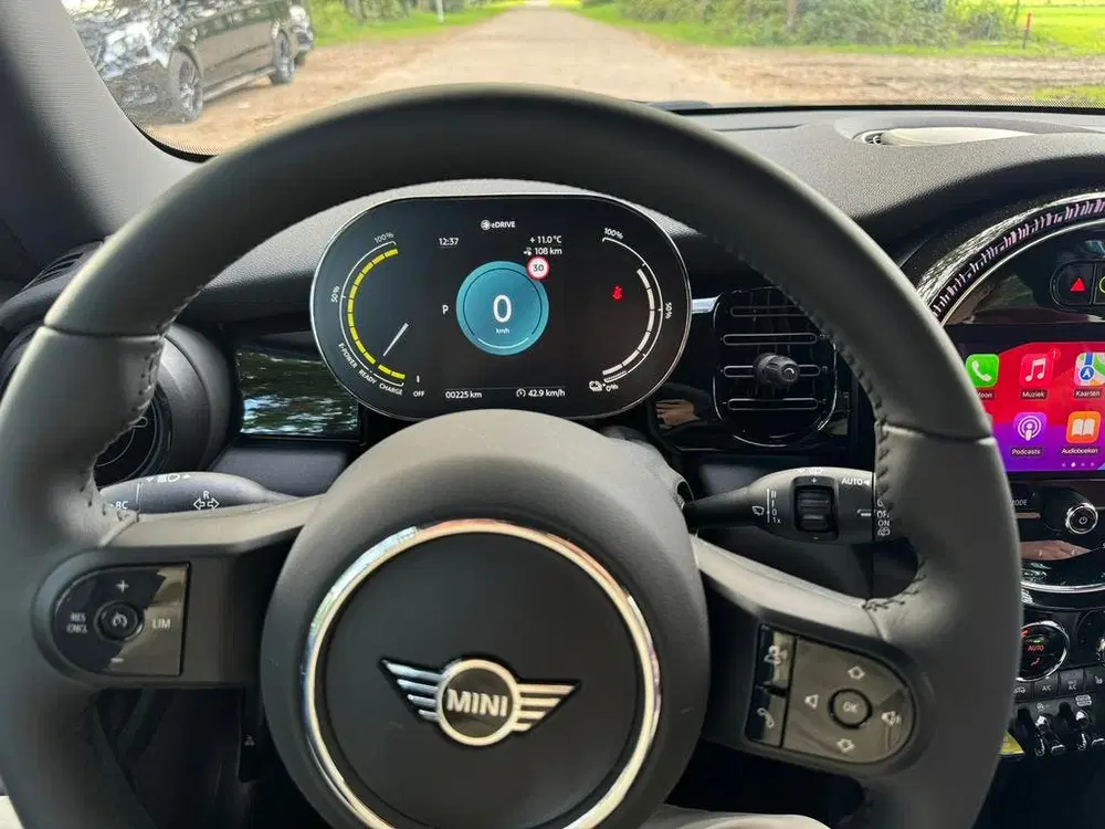 Mini Overig 3-deurs (f56) Electric 184pk Aut 2023 rood uit 2023, foto 9