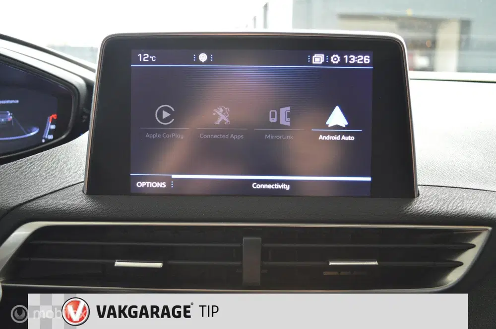 Peugeot 3008 1.2 PureTech GT line uit 2019, foto 12