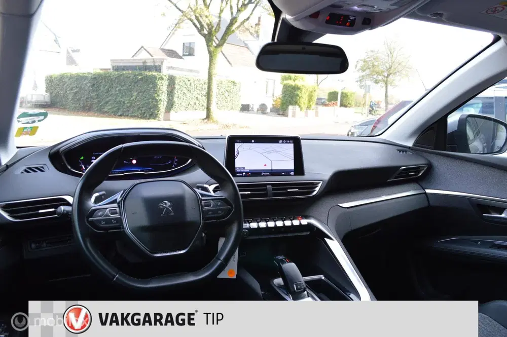 Peugeot 3008 1.2 PureTech GT line uit 2019, foto 14
