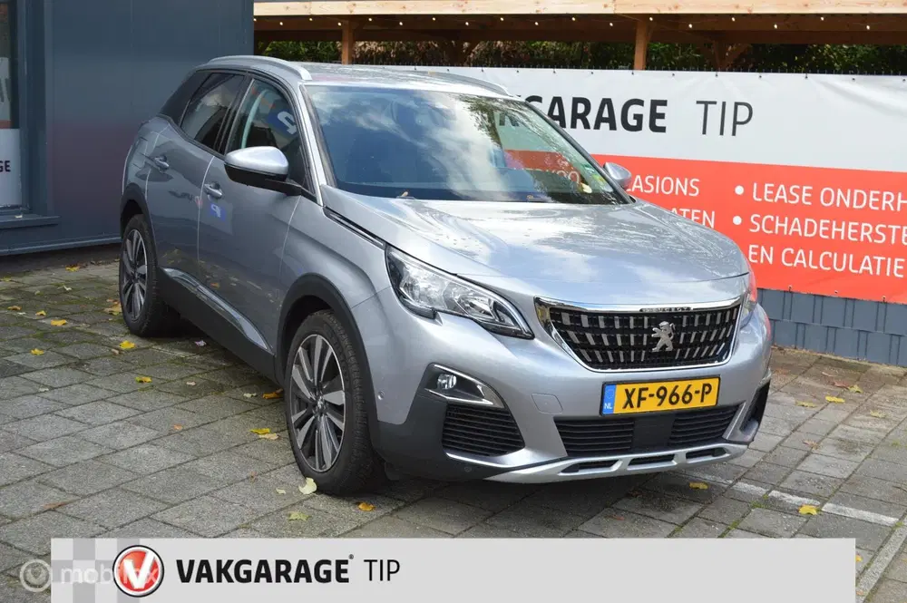 Peugeot 3008 1.2 PureTech GT line uit 2019, foto 2