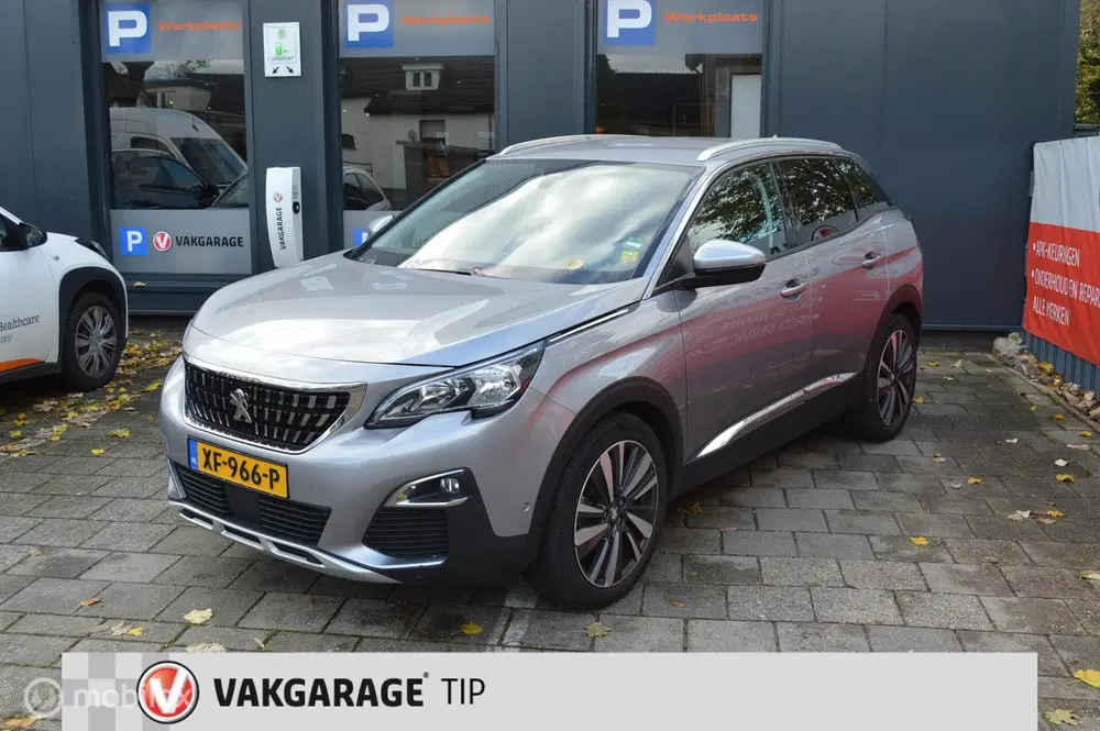 Peugeot 3008 1.2 PureTech GT line uit 2019, foto 3