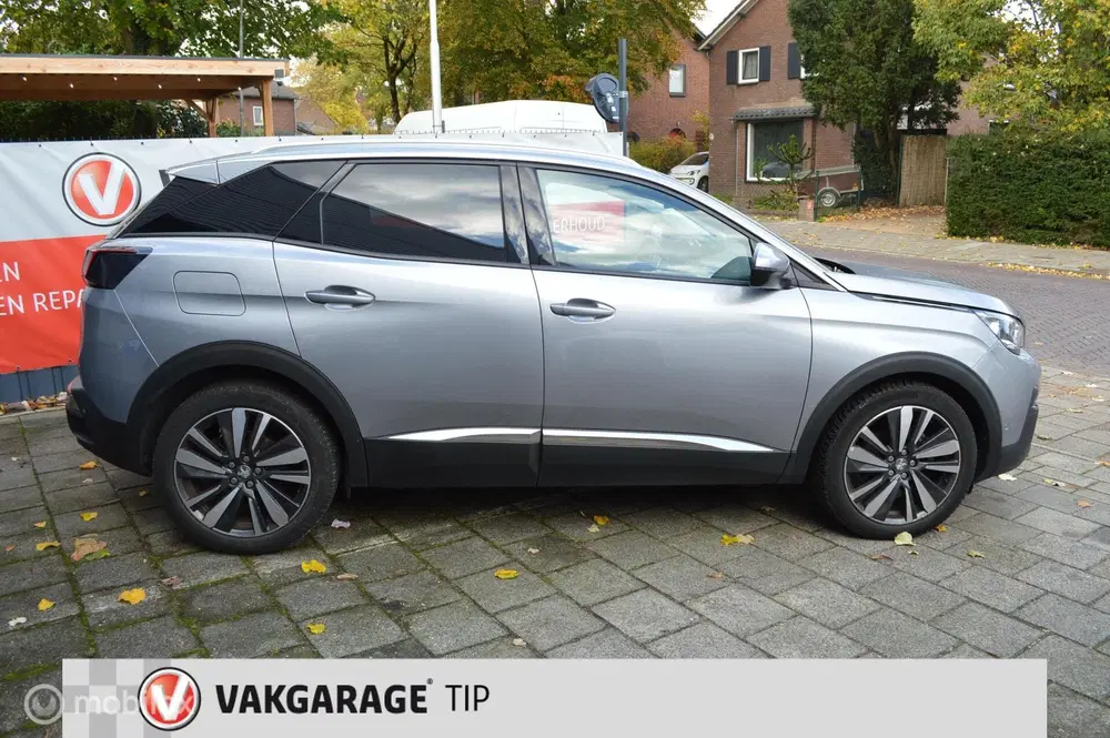 Peugeot 3008 1.2 PureTech GT line uit 2019, foto 6