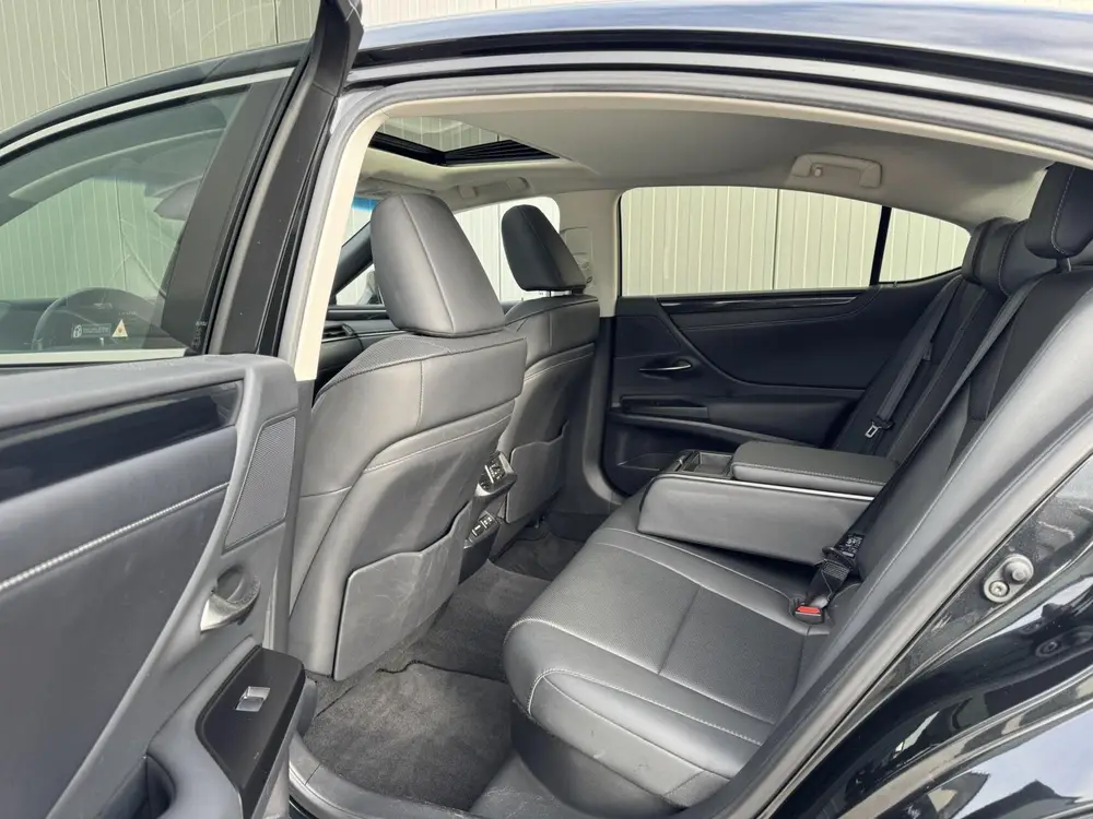 Lexus ES 300h Preference Line Business|NL-Auto uit 2022, foto 20