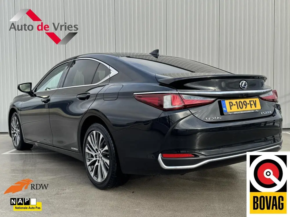 Lexus ES 300h Preference Line Business|NL-Auto uit 2022, foto 3