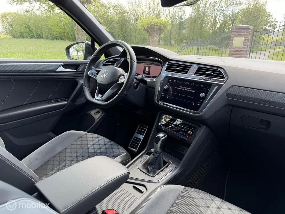 Volkswagen Tiguan 1.5 TSI R-Line Black Style Pano Matrix ACC uit 2021, foto 17