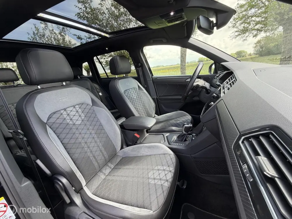Volkswagen Tiguan 1.5 TSI R-Line Black Style Pano Matrix ACC uit 2021, foto 18