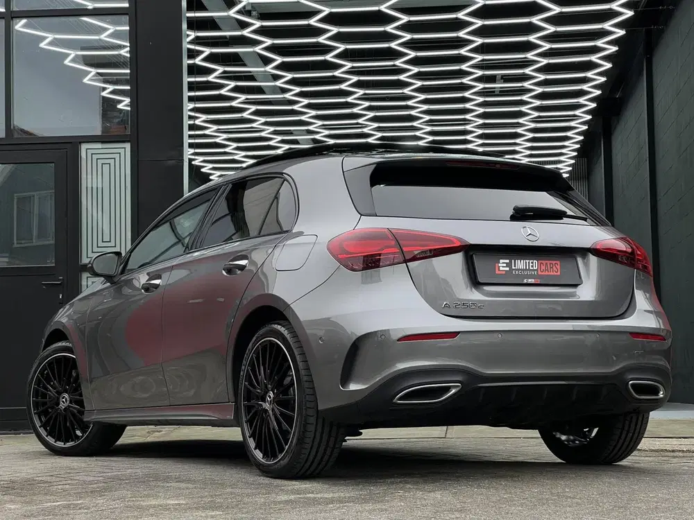 Mercedes-Benz A-Klasse Mercedes A-klasse A 250e AMG uit 2023, foto 4