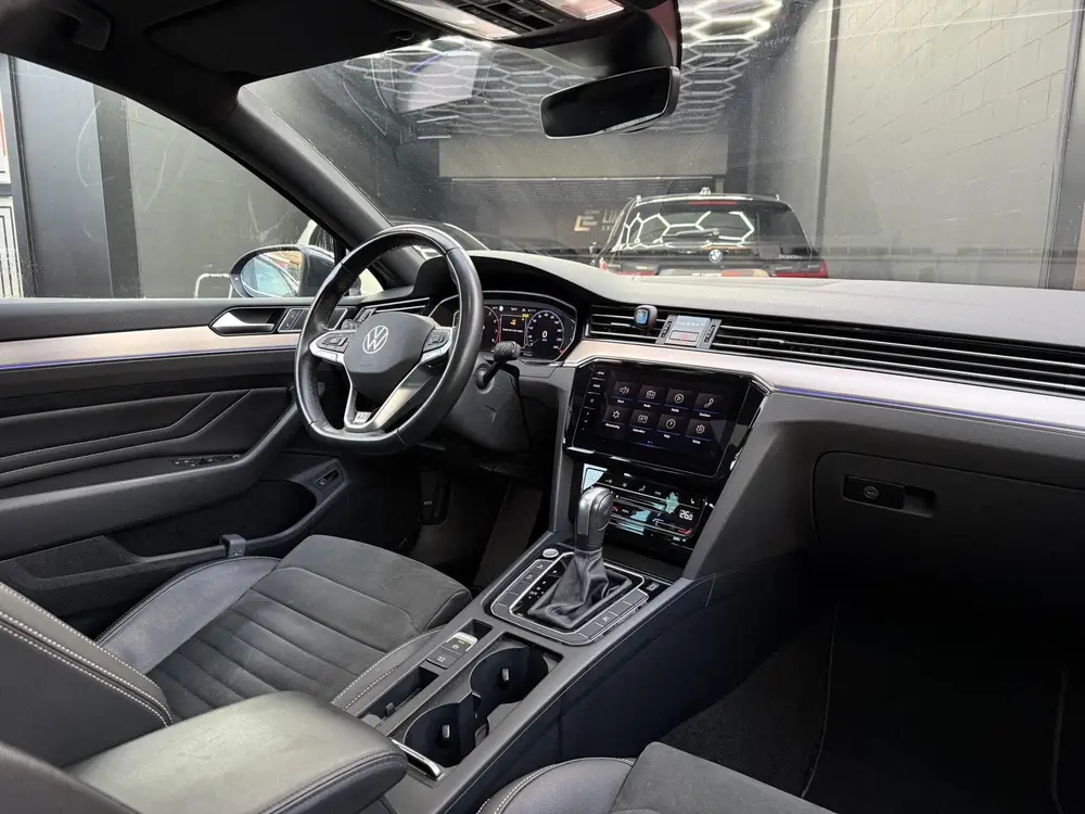 Volkswagen Passat Variant 1.5 TSI R-Line Business/ Pano/360 uit 2022, foto 14