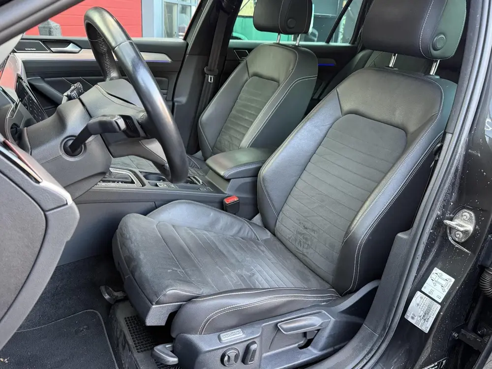 Volkswagen Passat Variant 1.5 TSI R-Line Business/ Pano/360 uit 2022, foto 15
