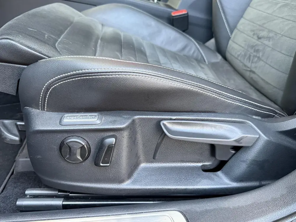 Volkswagen Passat Variant 1.5 TSI R-Line Business/ Pano/360 uit 2022, foto 16