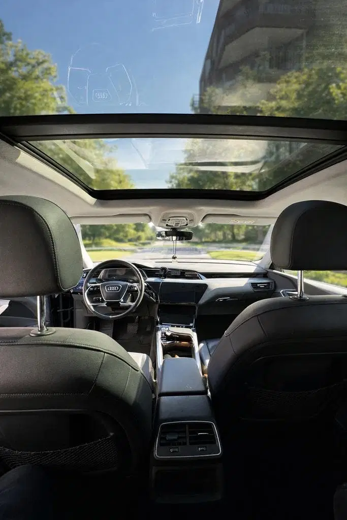 Audi e-tron 50 Quattro 313pk 2019 Zwart uit 2019, foto 4