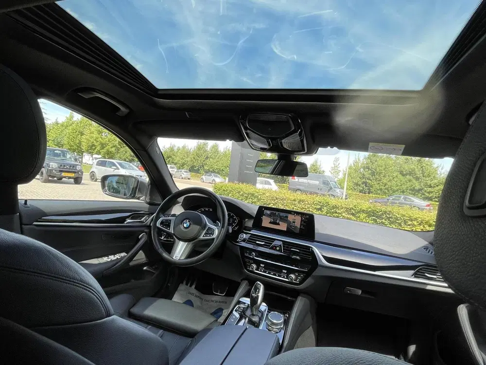 BMW 5-serie M550i xDrive 530pk High Executive Laser M uit 2020, foto 14