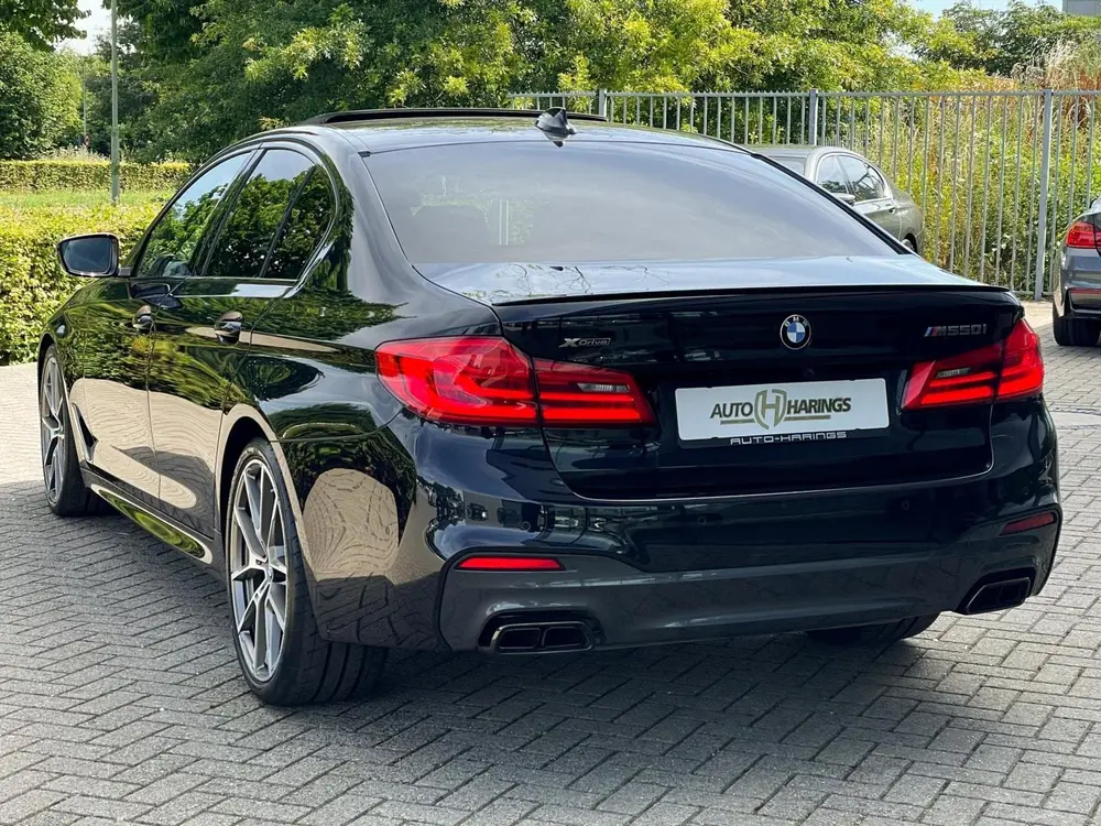 BMW 5-serie M550i xDrive 530pk High Executive Laser M uit 2020, foto 4