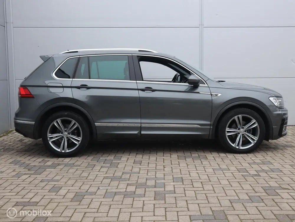 Volkswagen Tiguan 1.5 TSI Highline R line ACC Automaat CarPl uit 2019, foto 10