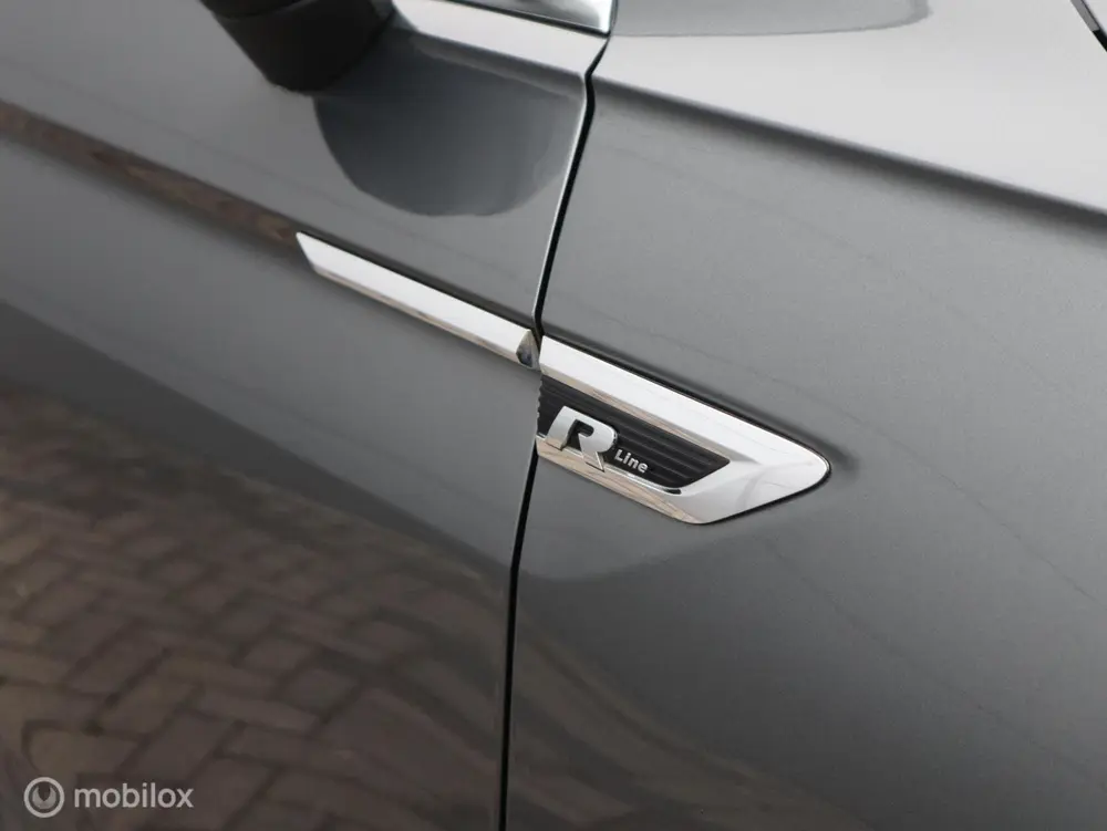 Volkswagen Tiguan 1.5 TSI Highline R line ACC Automaat CarPl uit 2019, foto 14