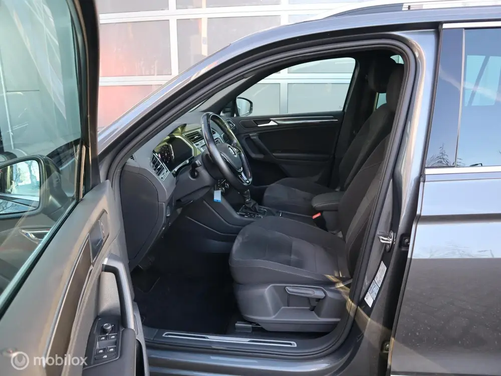 Volkswagen Tiguan 1.5 TSI Highline R line ACC Automaat CarPl uit 2019, foto 17