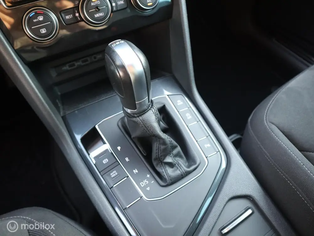 Volkswagen Tiguan 1.5 TSI Highline R line ACC Automaat CarPl uit 2019, foto 4