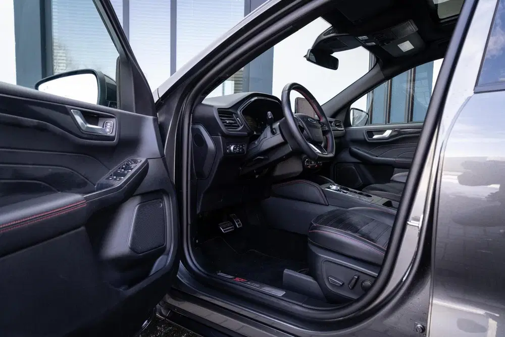 Ford Kuga 2.5 PHEV ST-Line X 225PK PANO uit 2022, foto 8