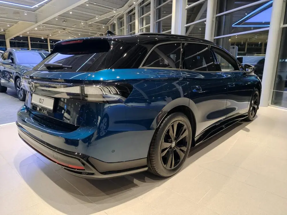 Volkswagen ID.7 ID.7 77 kWh 286pk 2025 Blauw uit 2025