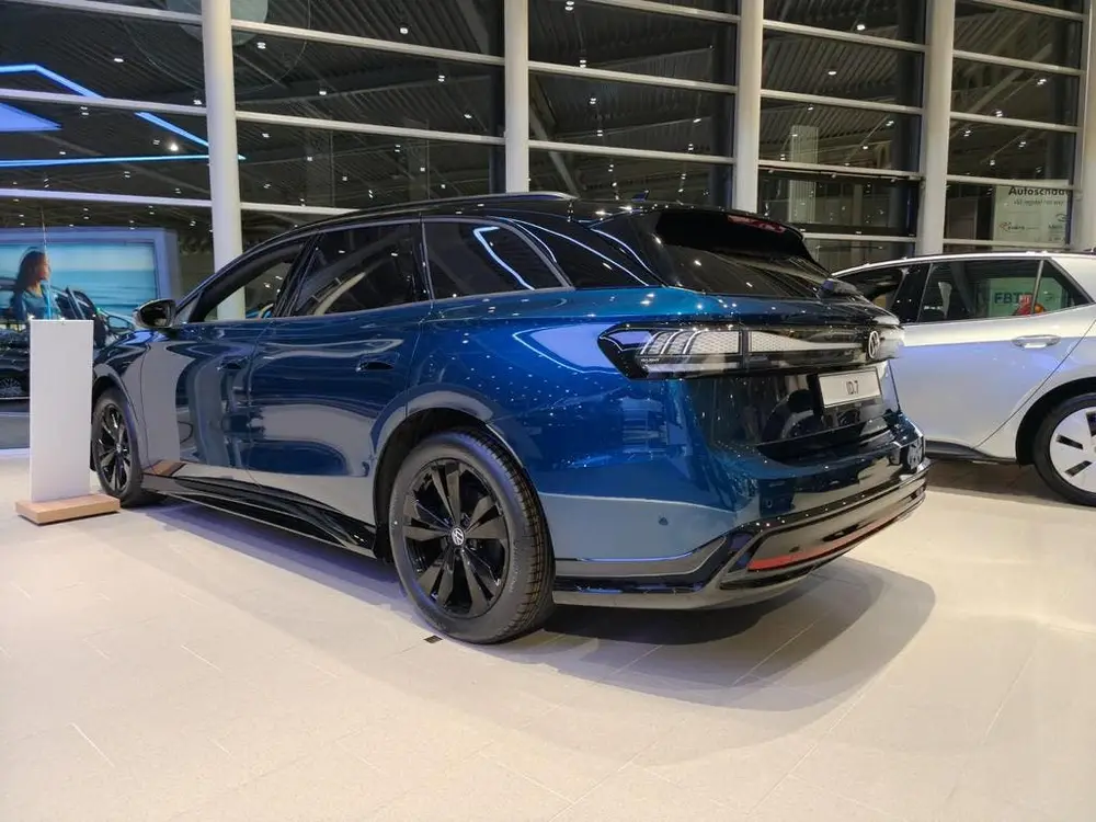 Volkswagen ID.7 ID.7 77 kWh 286pk 2025 Blauw uit 2025, foto 4