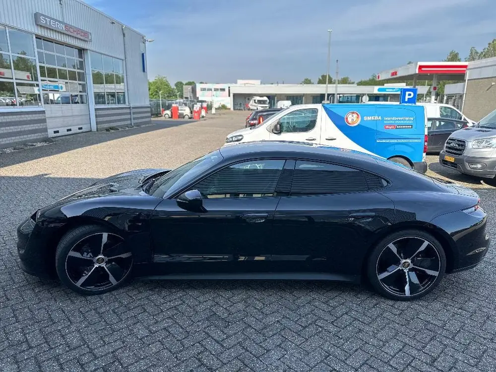 Porsche Taycan 326pk 2024 Zwart | LEASE nog 16 maanden! uit 2024, foto 2