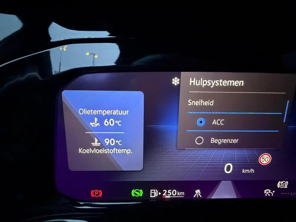 Volkswagen Golf Variant 1.5 Etsi R-line Dsg-7 2021 Zwart uit 2021, foto 18