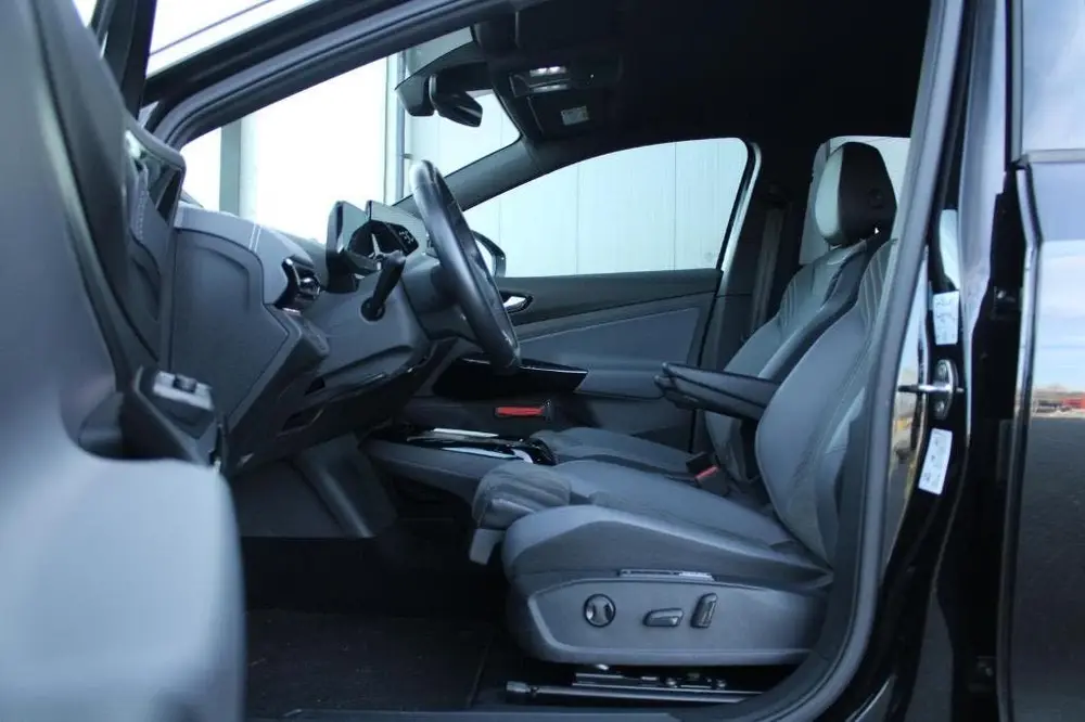 Volkswagen ID.5 128kWh 204 pk 2022 Zwart ACC Camera Navig uit 2022, foto 12