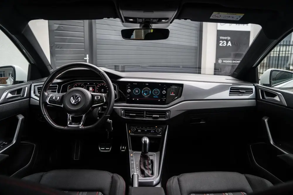 Volkswagen Polo 2.0 TSI GTI PANO / ACC / VIRTUAL / CARPLAY uit 2020, foto 2
