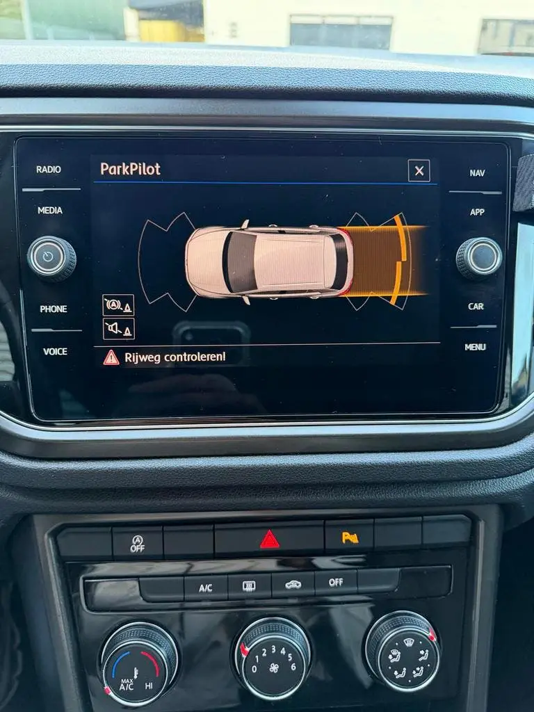 Volkswagen T-Roc 1.5 TSI 150pk 2019 Zwart uit 2019, foto 4