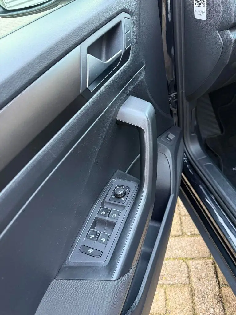 Volkswagen T-Roc 1.5 TSI 150pk 2019 Zwart uit 2019, foto 9