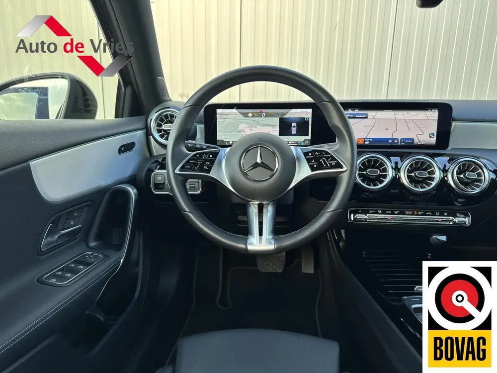 Mercedes-Benz A-Klasse 250 e Star Edition Luxury Line uit 2024, foto 2