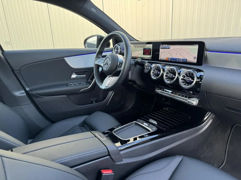 Mercedes-Benz A-Klasse 250 e Star Edition Luxury Line uit 2024, foto 4