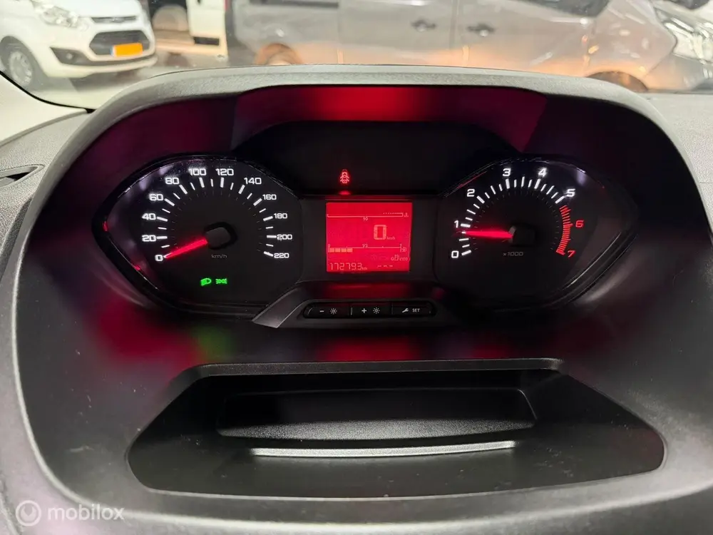 Peugeot Partner Partner 1.6 BlueHDi L2 Airco Cruise uit 2019, foto 8