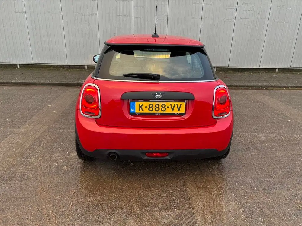 Mini One one 3-deurs (f56) 1.5 102pk 2021 Rood uit 2021, foto 4