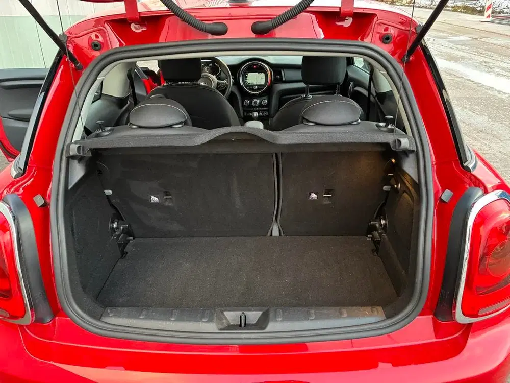 Mini One one 3-deurs (f56) 1.5 102pk 2021 Rood uit 2021, foto 5