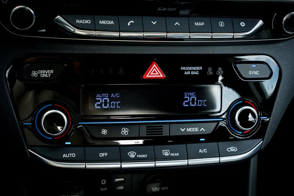 Hyundai IONIQ 1.6 GDi Blue Drive Premium uit 2019, foto 12