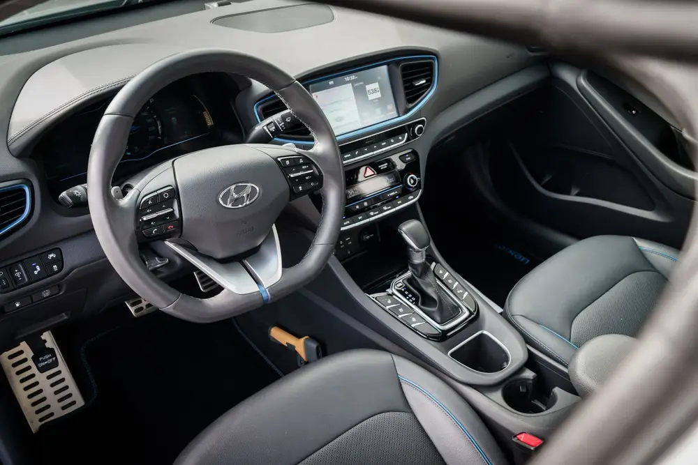 Hyundai IONIQ 1.6 GDi Blue Drive Premium uit 2019, foto 14